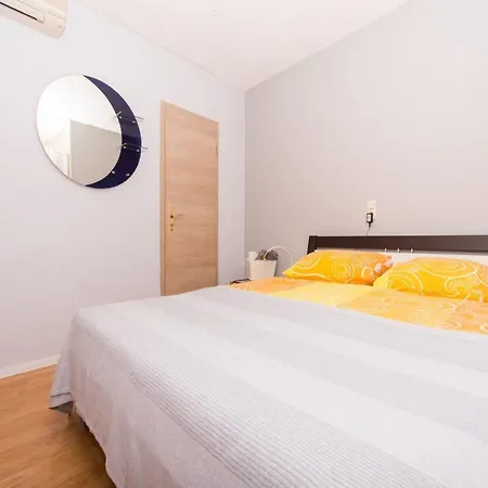 Stil - One Bedroom With Balcony And Sea View 104 Luxsor Apartmán Trogir