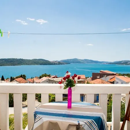 Stil - One Bedroom With Balcony And Sea View 104 Luxsor Apartment