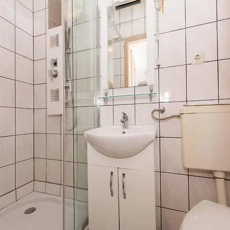 Stil - One Bedroom With Balcony And Sea View 104 Luxsor Apartmán Trogir