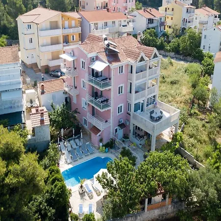 Stil - One Bedroom With Balcony And Sea View 104 Luxsor Apartment